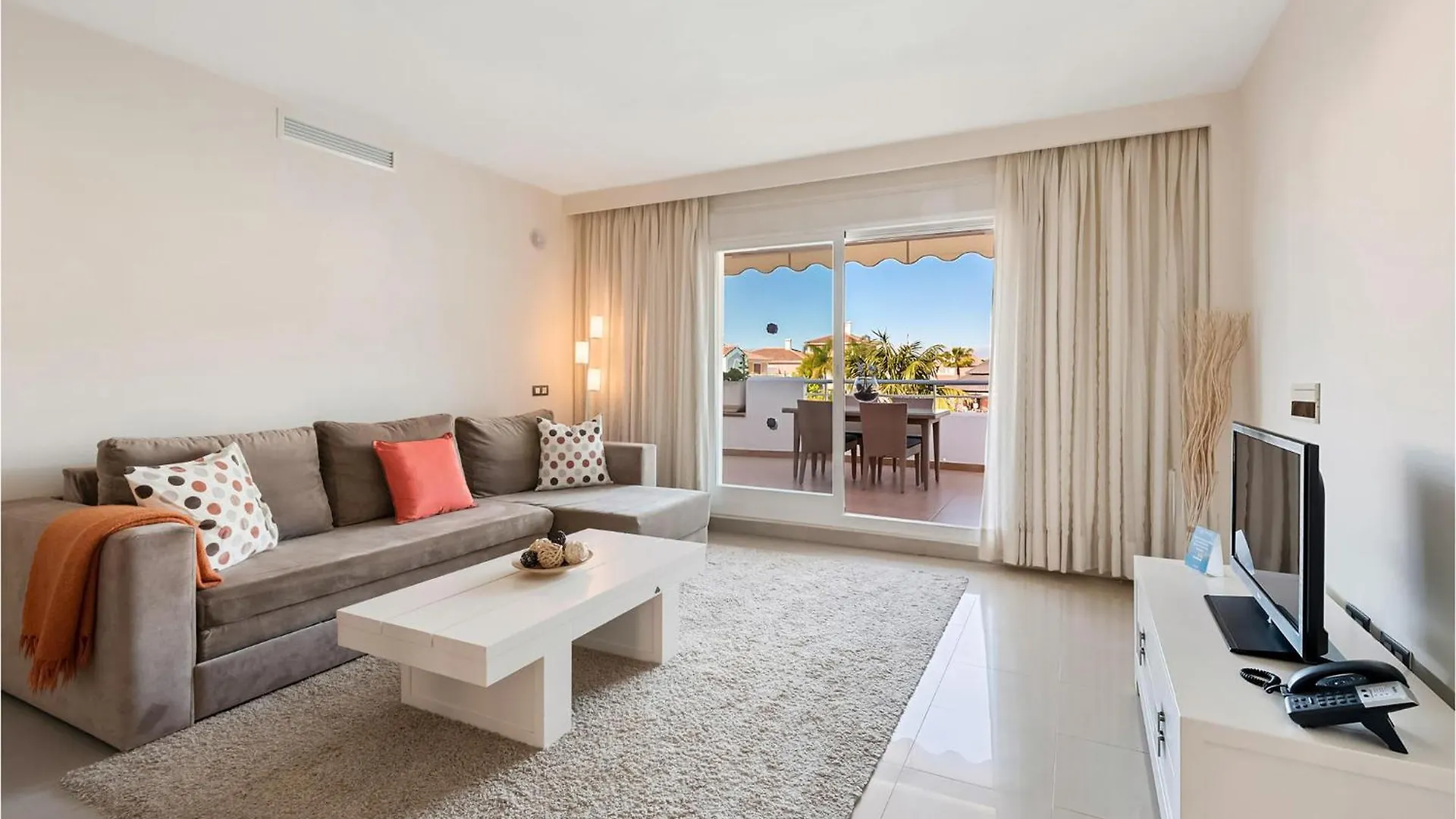 Amazing Apartment In Estepona With Wifi