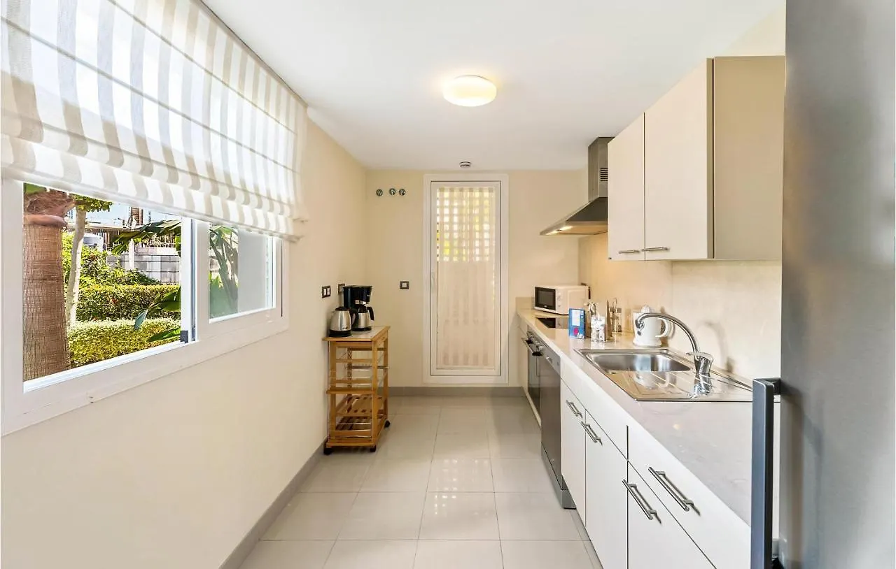 Amazing Apartment In Estepona With Wifi