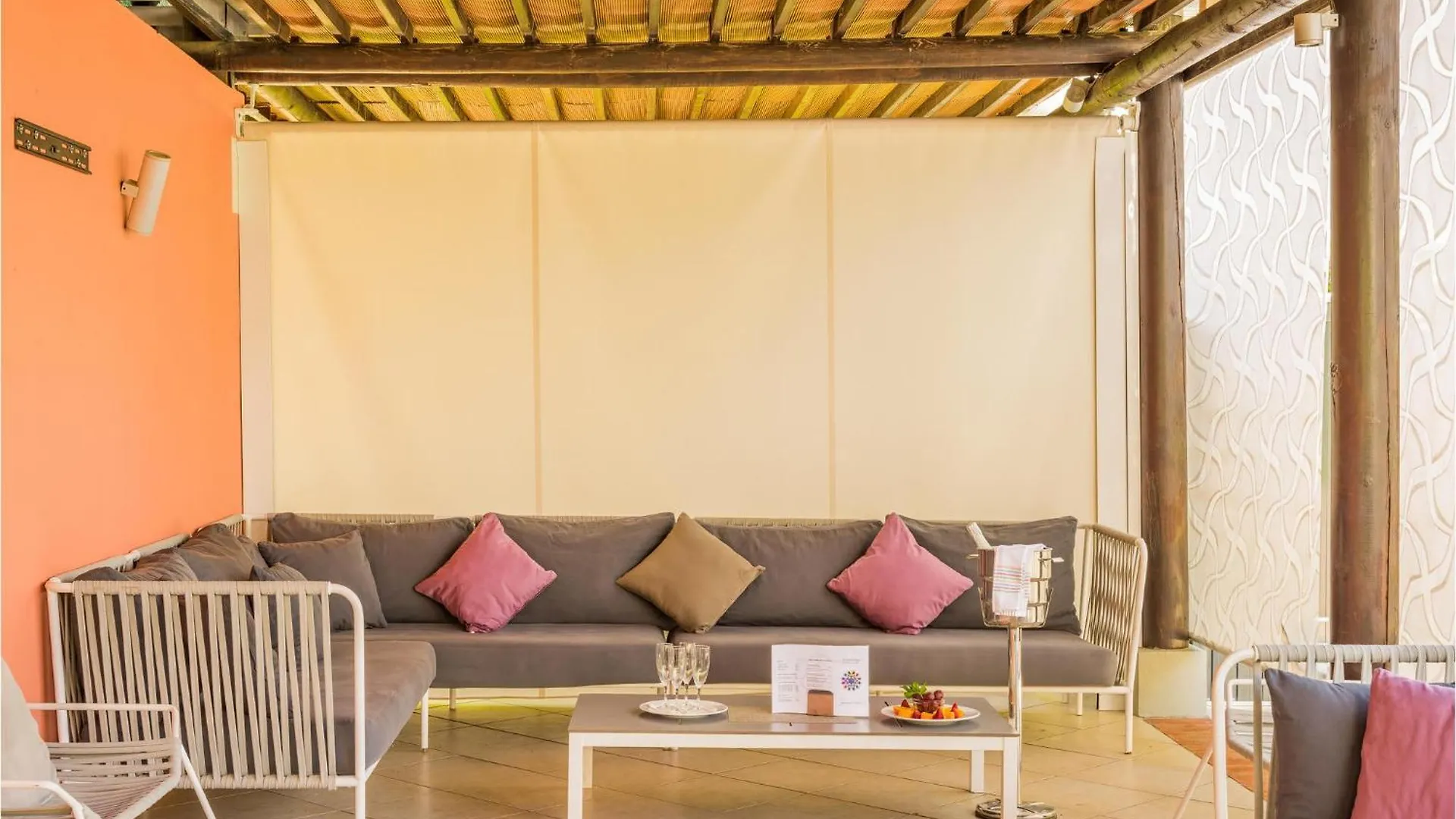 Amazing Apartment In Estepona With Wifi