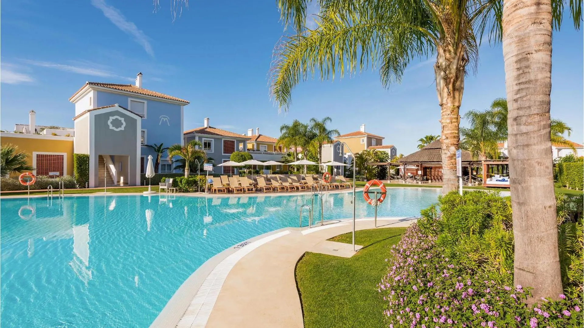 Amazing Apartment In Estepona With Wifi 0*,