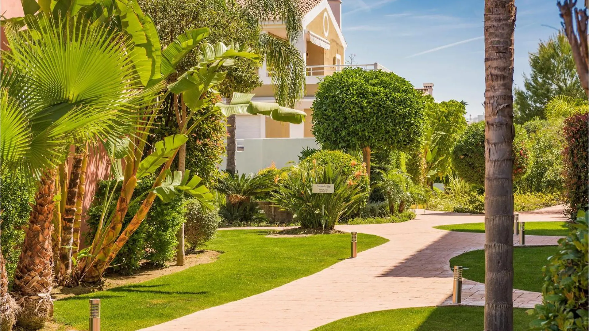 Amazing Apartment In Estepona With Wifi